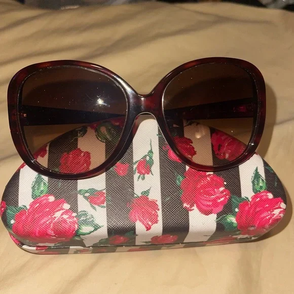 Burberry | Accessories | Vintage Burberey Sunglasses | Poshmark display picture 1